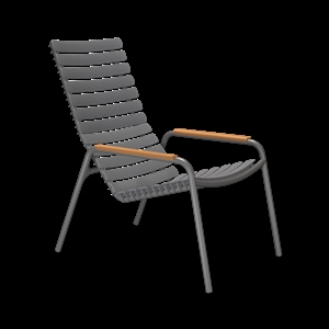 Houe - ReCLIPS Lounge chair - Dark grey. Armrest i bambus