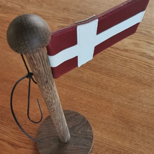 Nordic By Hand - Snoren - Bordflag i røget eg - H40