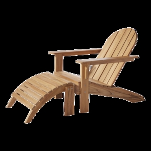 Adirondack stol og skammel i teak med skrå ryg, brede armlæn og slatdesign.