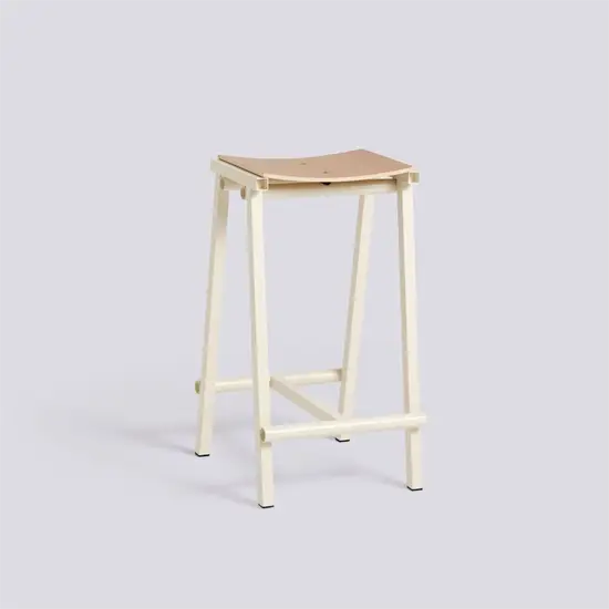 HAY - Taburete 8 Bar Stool - Eggshell - Lacquered Oak Veneer Seat - Lav model 65 cm