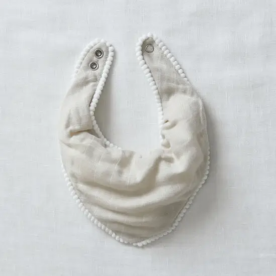 Jack o Juno - Hagesmæk - Pom Pom Textile Bib - Sand