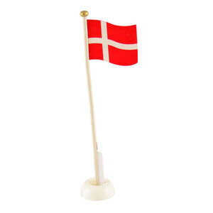 Dansk flag på stang, rødt med hvidt kors, monteret i en base.