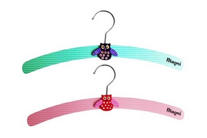 Magni - Bøjler i træ med ugler, 2 assorterede farver
