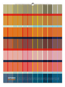 Plakatkalender for september 2024 med farvede striber og spiralbinding. Dage vises nederst.